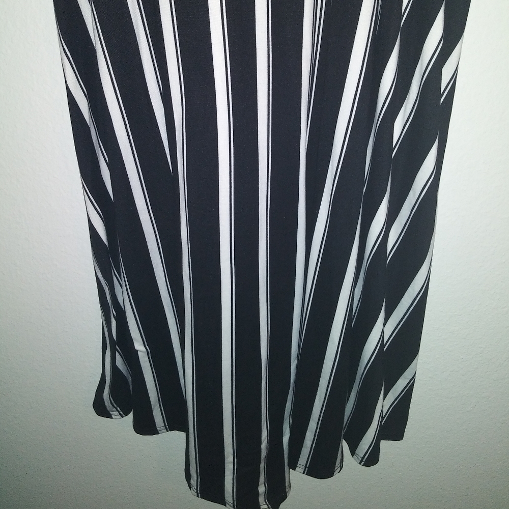 Strip Dress - Picture 3 of 3